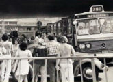 Novo Rio-LPO da operadora pública fluminense CTC passando sob o viaduto Negrão de Lima, em Madureira (Rio de Janeiro, RJ), em 1976 (fonte: Madureira: Ontem & Hoje / Marcelo Prazs). 