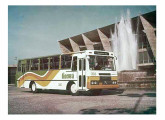O urbano Copacabana (na foto) compartilhava o mesmo estilo com o Ipanema; os dois se diferenciavam pela estrutura, de aço no primeiro, de alumínio para o outro; o ônibus ilustrado se destinava à Transportadora Tinguá, de Nova Iguaçu (RJ). 