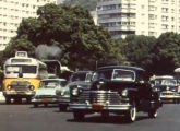 Metropolitana/Steyr da extinta Empresa de Transportes Campineira, no trânsito carioca no final da década de 50 (fonte: Marcelo Prazs).
