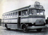 Papafina B, o Metropolitana urbano sobre chassi Mercedes-Benz LP-321; note as novas bandeiras das janelas, que tiveram vida curta (fonte: Claudio Farias).