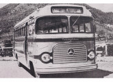 Ônibus urbano Metropolitana 1957, com estrutura de alumínio, sobre chassi Mercedes LP-312; note que as janelas ainda são de subir, como nos lotações. 