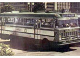 Com carroceria Continental, este LP pertenceu à Viação Taquara, do Rio de Janeiro (RJ); a foto foi tomada no início da década de 60, na avenida Presidente Vargas, diante da Central do Brasil.