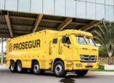 Mercedes-Benz Axxor 2426 blindado com baú refrigerado destinado ao transporte de produtos farmacêuticos, fornecido em 2026 para a empresa Prosegur.