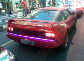 Miura Top Sport e sua algo kitch iluminação a neon (fonte: site essevaleumafoto).