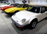 Um Kabrio, à frente de uma sequencia de mais cinco modelos Miura, no maior museu de foras-de-série brasileiros do país (fonte: Renato Bellote / autoentusiastas).