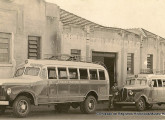 International 1941-42 e Ford 1938-39 atuando na região de Presidente Prudente, no oeste de São Paulo.