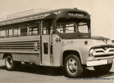 Ford 1955 da Empresa Rodoviária S. José Manoel Carreira & Filhos Ltda., de Rolândia (PR).