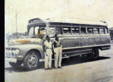Ford F-6 1952 com carroceria Modêlo na praça da antiga rodoviária de Maringá (PR) (fonte: portal maringahistorica).