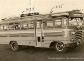 Ônibus com motor integrado ao salão, provavelmente sobre chassi Ford, da extinta empresa Moreno & Gimenes, de Maringá (PR).