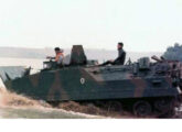 Charrua II em teste de uso anfíbio (fonte: Jorge A. Ferreira Jr.).