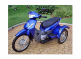 Triciclo construído pela Motor Gato a partir da motoneta Honda Biz. 
