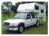 Camper sobre S-10 cabine dupla.