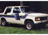 Cabine-dupla Midi Maxi - uma das muitas transformações Motorcab sobre picape Chevrolet. 