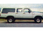 Motorcab Maxi Van 4, com quatro portas.