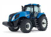 New Holland T8.385 (389 cv), de 2011, o mais potente trator agrícola então fabricado no país. 