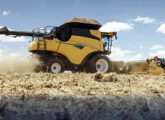 CR6 - a menor versão da nova família de colheitadeiras New Holland.