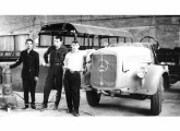 Chega a "era Mercedes": caminhão L-312 aguardando carroceria na nova fábrica de Planalto; a imagem é de 1957. 