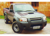 Picape Frontier cabine simples, primeira novidade Nissan de 2003.