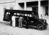 Citroën 1939 encarroçado na Paraíba; popularmente conhecido como "sopa", foi o primeiro ônibus a circular em Campina Grande (fonte: site cgretalhos). 