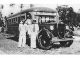 Caminhão Ford 1936 transformado em ônibus urbano; a carrocerias foi construídas no Ceará (fonte: Cepimar).    