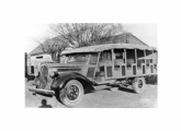 Ford 1938 com carroceria "jardineira" da gaúcha Ouro e Prata, de Ijuí.