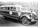Ford 1940 da empresa Ouro e Prata, de Ijuí (RS); teria siso a primeira carroceria rodoviária fechada a circular na região (fonte: site aleosp). 