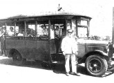 Transporte intermunicipal entre São Bernardo do Campo e São Paulo (SP) no início dos anos 30; o veículo é da década anterior.  