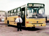 Mega - o primeiro modelo Neobus - em chassi Mercedes-Benz OH, operando no transporte urbano de Santiago, Chile; a foto é de 1998 (fonte: portal busesurbanoschile).