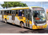 Mega Plus com três portas sobre chassi Mercedes-Benz OF-1724, aplicado pela Autotrans no sistema integrado urbano de Uberlândia (MG) (foto: Hernane Gonçalves / onibusbrasil). 