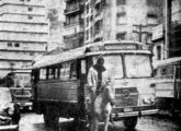 Um Nicola-LPO 1963 em estranha cena no Centro da cidade de São Paulo nos anos 60 (fonte: portal saopauloantiga).