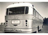 O mesmo ônibus, visto de trás; note a mensagem no para-choque (fonte: Jorge A. Ferreira Jr.).