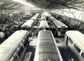 Esta foto mostra a fábrica da Nicola, em 1965, com a s três linhas de produção plenamente ocupadas (fonte: portal sptrans). 
