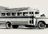 Chassi de caminhão International 1950-52 como ônibus rodoviário da Empresa Unidas, de Caçador (SC) (fonte: portal egonbus).