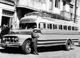 Rodoviário Ford F-8 1951 da empresa Reunidas, de Caçador (SC) (fonte: site egonbus).