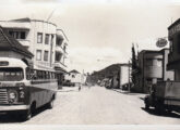 Cartão postal de Porto União (SC), mostrando um ônibus semelhante aos da foto anterior, tendo Vacaria (RS) como destino (fonte: Ivonaldo Holanda de Almeida).