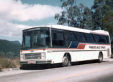 Rodoviário Diplomata da Friburgo Auto Ônibus, de Nova Friburgo (RJ), ainda sobre plataforma Mercedes-Benz.