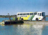 Um Diplomata 350 com mecânica Scania K 112 CL da Empresa Gontijo de Transportes, de Belo Horizonte (MG), em 2010 cruza o rio São Francisco em Cariranha (BA) (fonte: Abrati / onibusbrasil).