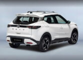 Versão Exclusive equipada com três dos muitos acessórios disponíveis para o modelo: aerofólio traseiro, ponteiras de escapamento e frisos laterais.