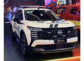 Novo Kicks exposto na feira LAAD 2026 como carro policial.