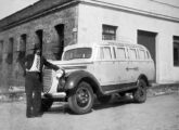 Outra caminhonete Ford 38 gaúcha, esta de Passo Fundo atendendo à linha para a capital do Estado (fonte: Universidade de Passo Fundo).