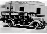 Dodge 1937 ou 1938; atendia à ligação Assis-CândidoMota-Pântano (atual Florínia), no sudoeste de São Paulo (fonte: Francisco Ivano / onibusbrasil).