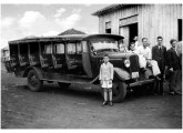 Jardineira Chevrolet 1934 da Família Chiampi; nos anos 40 percorria o trajeto Assis-Cruzália (antiga São Sebastião da Cruz Alta), no sudoeste de São Paulo (fonte: Francisco Ivano / onibusbrasil).