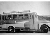 O mesmo ônibus em vista lateral (fonte: Ivonaldo Holanda de Almeida / fotosdeorleans).