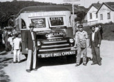 Ônibus Dodge 1948 com carroceria de madeira, pioneiro no transporte urbano de Santa Maria (RS) (fonte: Carlos Alberto Bellinaso).