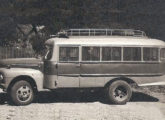 Pequeno ônibus Ford F-6 1951 da Empresa Tupy, de São Joaquim (SC) (fonte: Gilson Camargo / onibusbrasil).