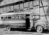 A prática de construção própria por algumas operadoras permaneceu viva, mesmo no Sul, já avançada a década de 50, como mostra este Chevrolet 1954 da Auto Ônibus Doege, de Benedito Novo (SC) (fonte: portal egonbus).