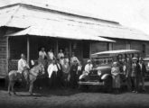 Ônibus Ford 1928, na década de 30 servindo à nascente cidade de Londrina (PR) (fonte: portal nortedoparana).