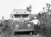 Ford 1948-50 da empresa Flexa de Ouro, atendendo à rota Chapecó-Varjão (hoje Vargeão), no extremo Oeste de Santa Catarina (fonte: portal diariodotransporte).