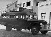 Chevrolet 1947-48 da Empresa União Catarinense, de Porto União (SC); compare esta com a foto seguinte: chassis do mesmo ano ganham, ao mesmo tempo, carrocerias de projeto novo e antigo (fonte: Kelson Schimidt / egonbus).