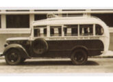 Ônibus Ford 1940-41 com chassi curto e carroceria Ott fornecido para a Prefeitura Municipal de Rio Grande (RS) (fonte: Classic Show).